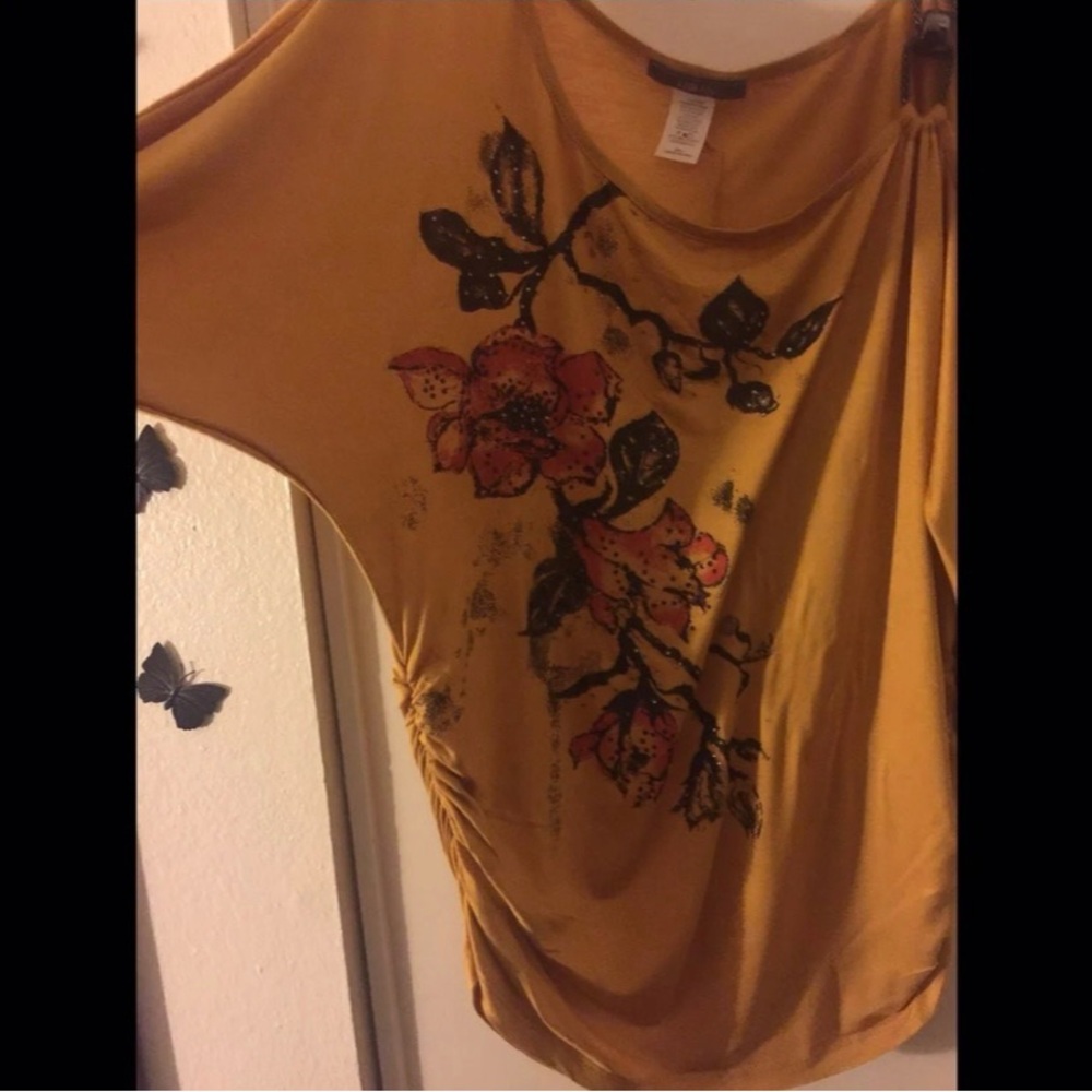 Plus Size Top - Picture 3 of 6